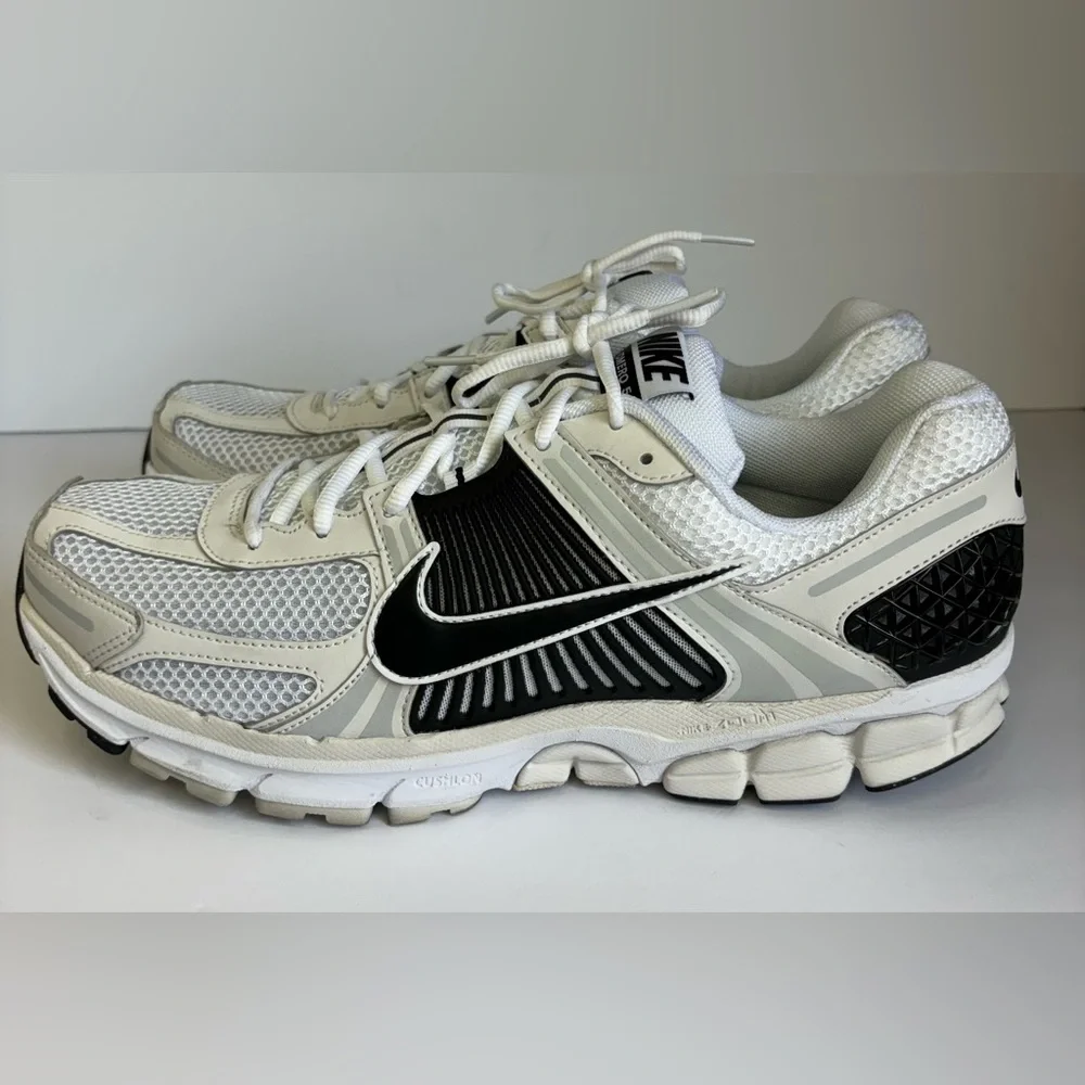 Nike Zoom Vomero 5 White/ Black Men’s Shoes - Picture 5 of 11